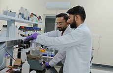 MiniMines team in lab